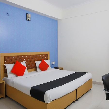 Diamond Imperial Hotell Noida Exteriör bild