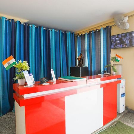 Diamond Imperial Hotell Noida Exteriör bild