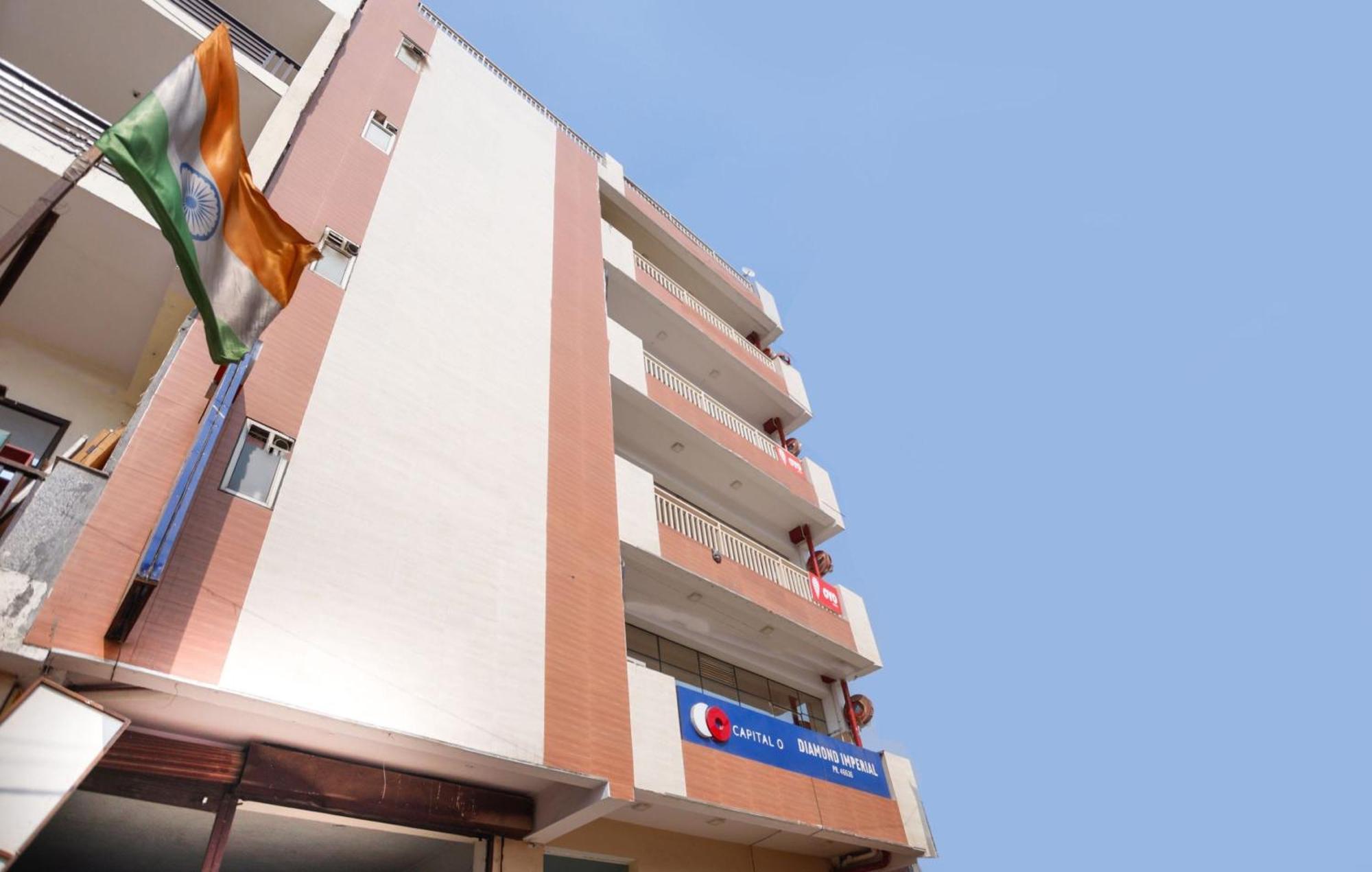 Diamond Imperial Hotell Noida Exteriör bild