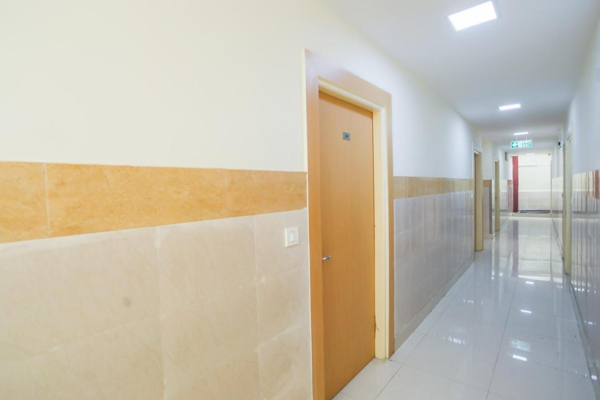 Diamond Imperial Hotell Noida Exteriör bild