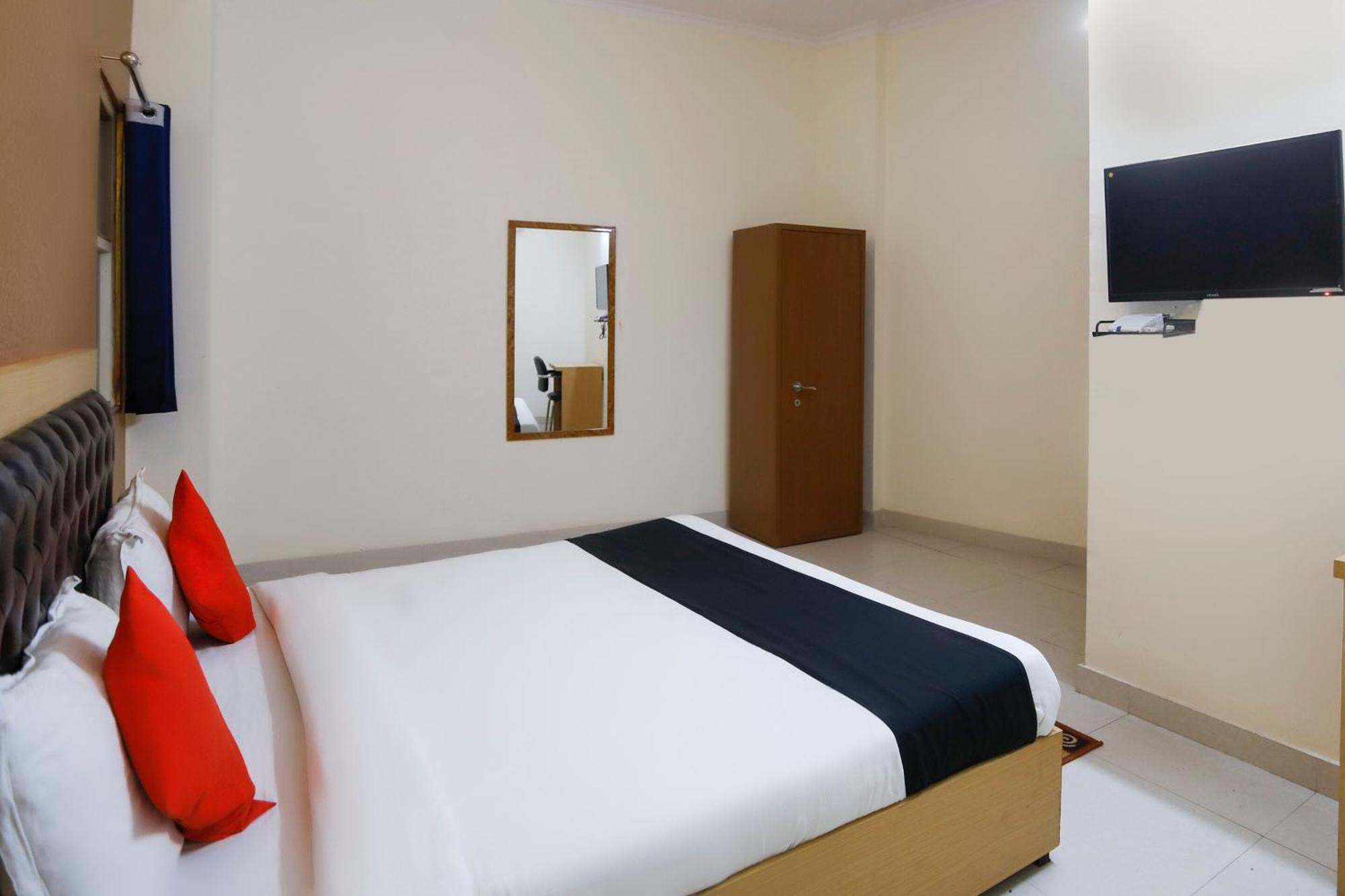 Diamond Imperial Hotell Noida Exteriör bild