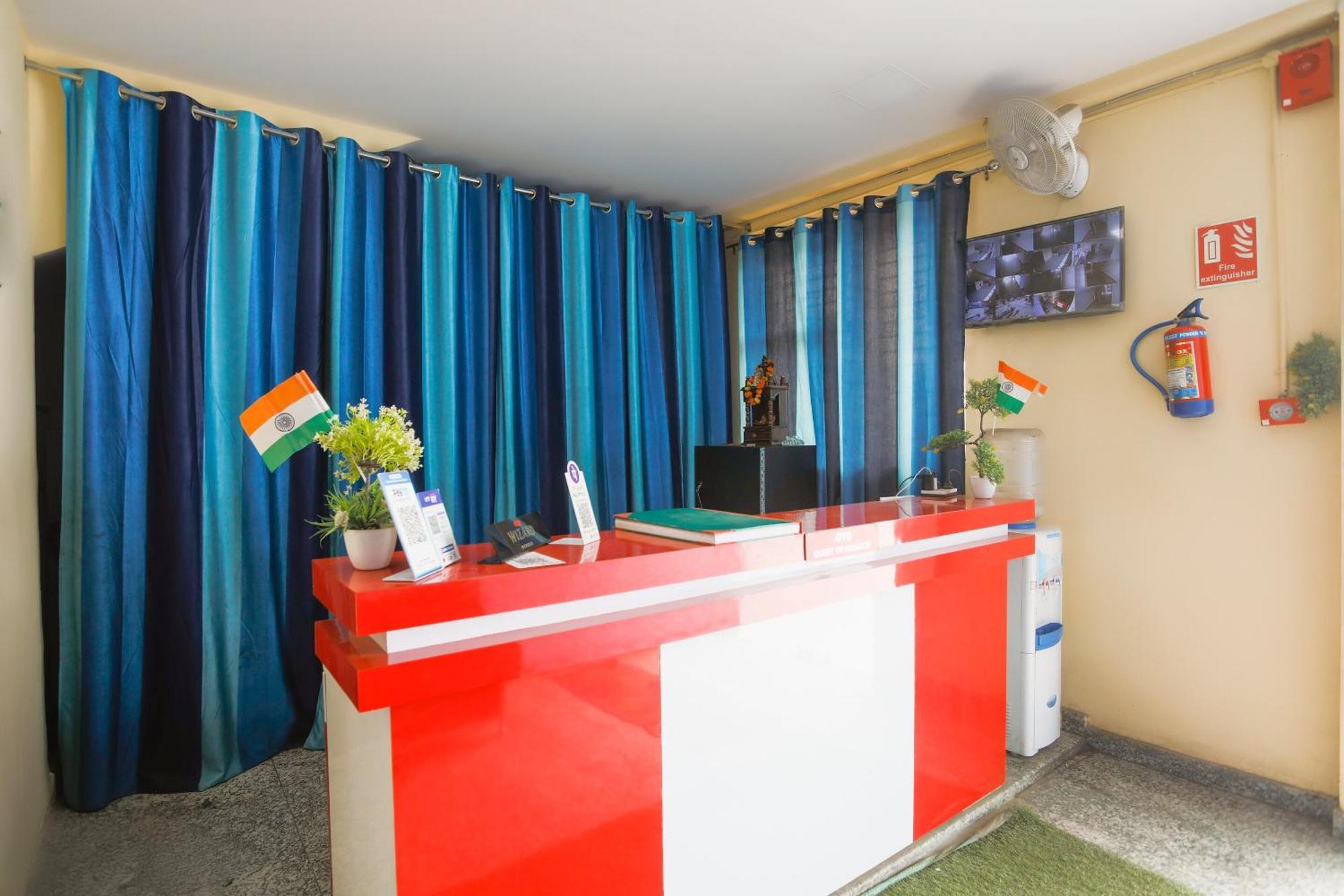 Diamond Imperial Hotell Noida Exteriör bild