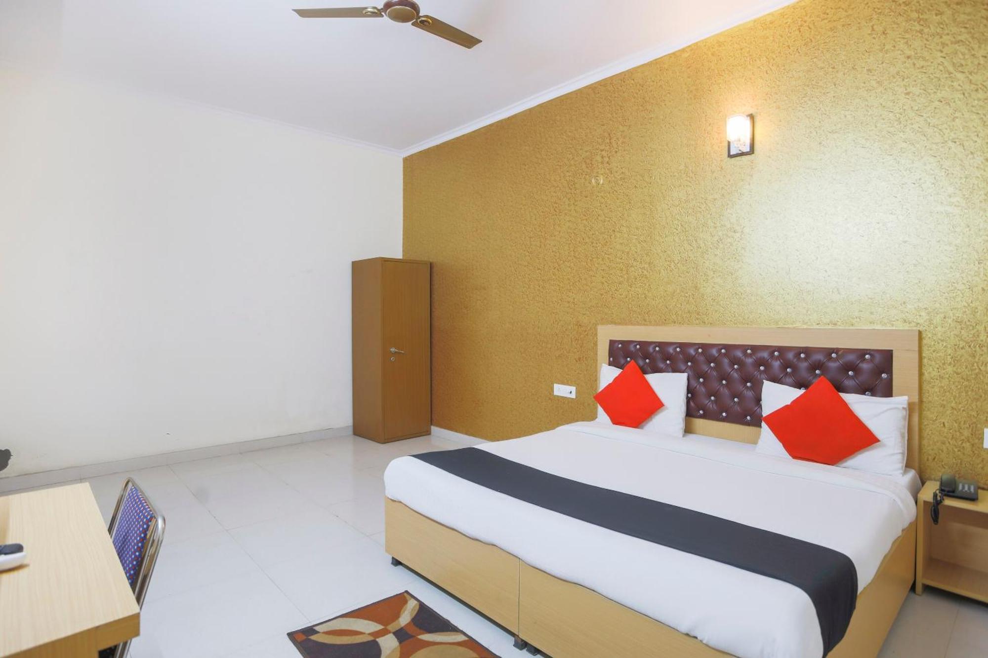 Diamond Imperial Hotell Noida Exteriör bild