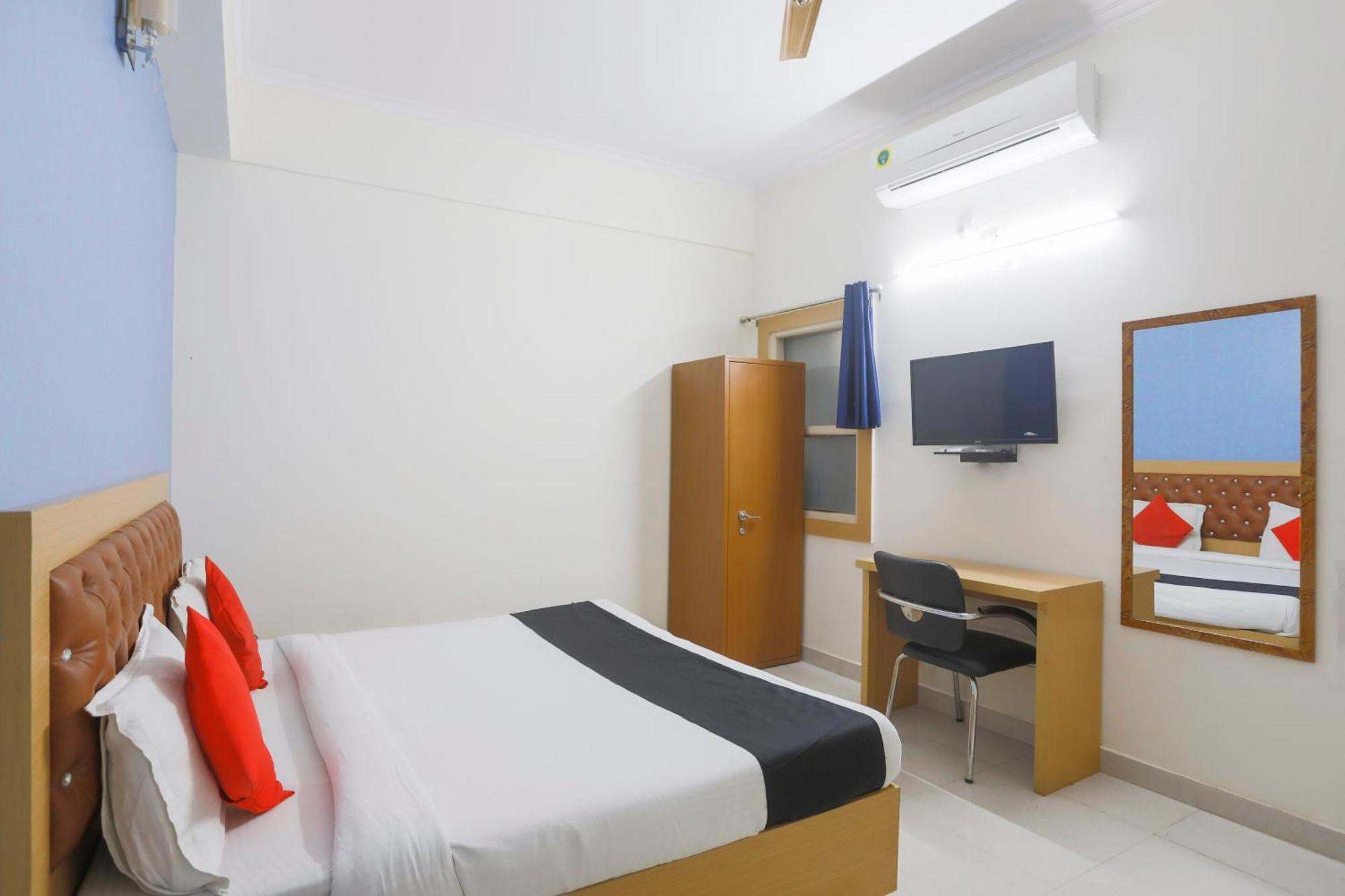 Diamond Imperial Hotell Noida Exteriör bild